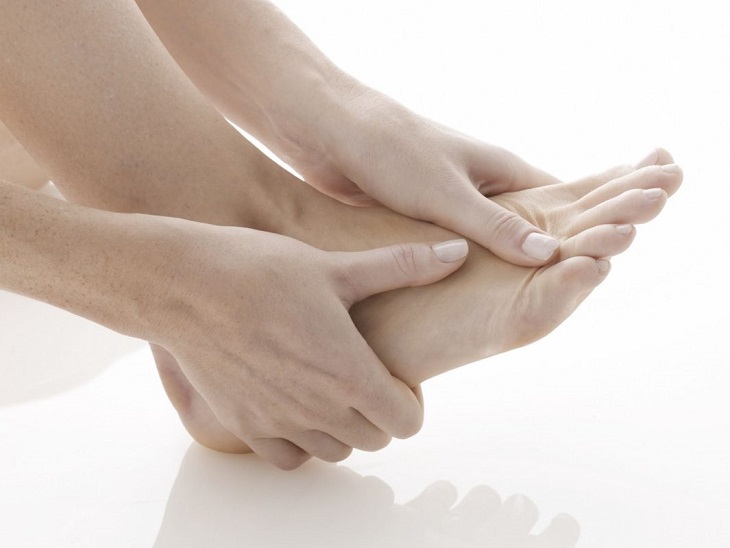 Đau mu bàn chân là dấu hiệu bệnh gì?