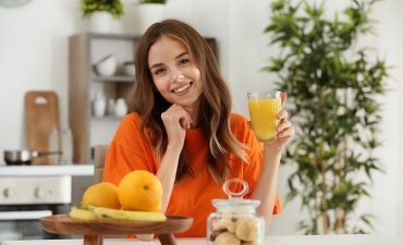 Nước cam là một loại thức uống chứa nhiều chất dinh dưỡng rất tốt cho sức khỏe con người
