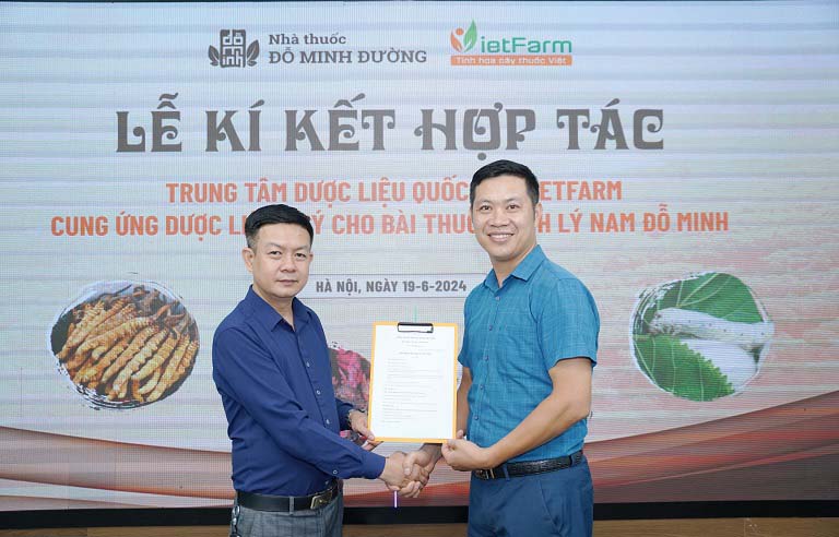 Lễ ký kết hợp tác giữa phòng khám YHCT lương y Đỗ Minh Tuấn và Vietfarm