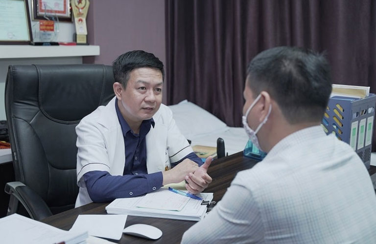 Để xác định bệnh một cách toàn diện Tuấn tôi sử dụng tứ chẩn để thăm khám cho bà con