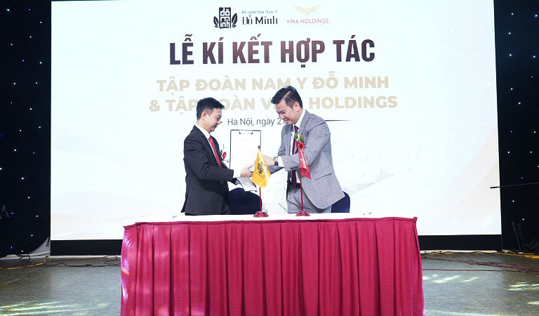 Đỗ Minh Đường ký kết hợp tác chiến lược với Tập đoàn Vina Holding