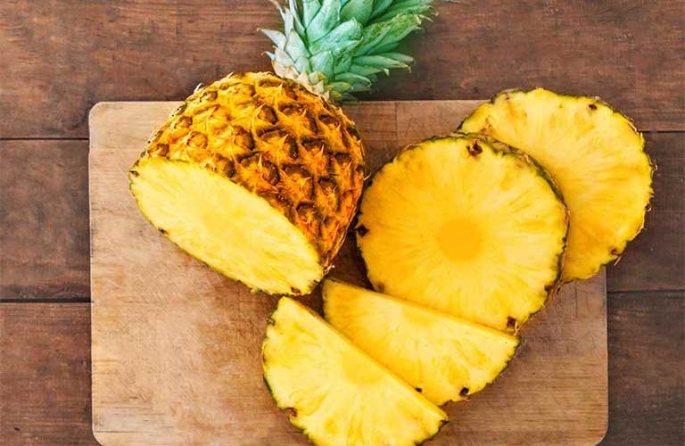 Dứa không chỉ là thực phẩm bổ dưỡng mà còn là một vị thuốc quý trong việc chữa viêm khớp