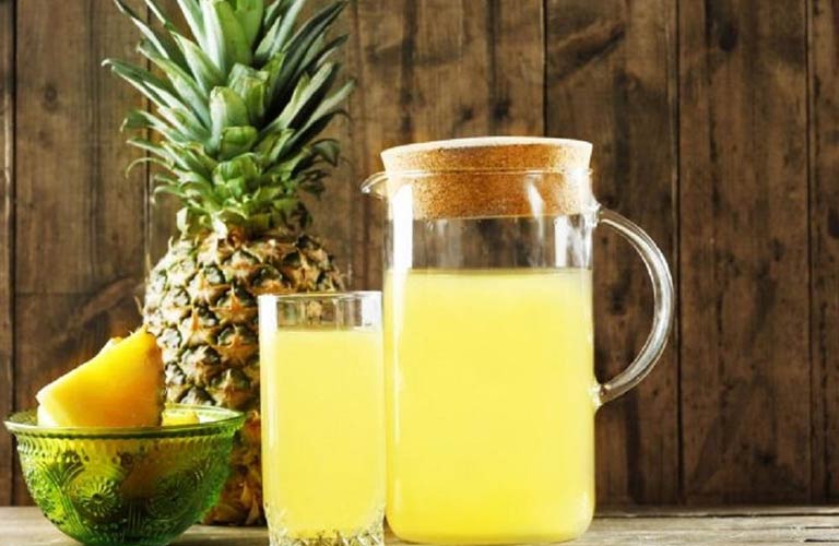Chữa viêm khớp bằng quả dứa đun nước uống