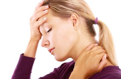 Đau vai gáy nhức đầu là tình trạng đau nhức xuất hiện ở vùng cổ, vai, và đầu