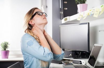 Thoái hóa đốt sống cổ ở người trẻ là tình trạng suy giảm chất lượng và chức năng của các đốt sống cổ