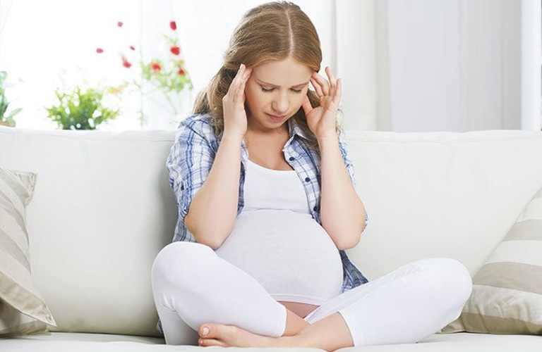 Khi bà bầu có tiền sử viêm da cơ địa không nên dán cao