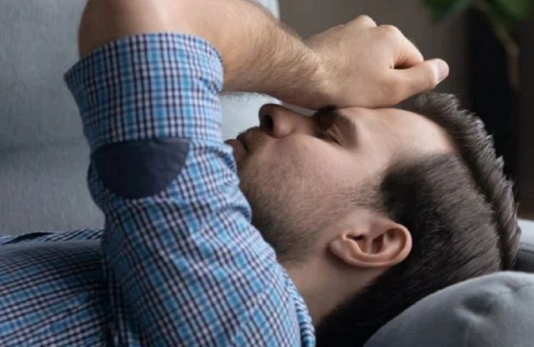 Những lo lắng về tình dục có thể làm tăng nguy cơ đau đầu khi lên đỉnh