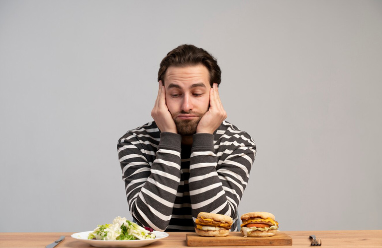 Những căng thẳng có thể làm tăng mức độ hormone cortisol dẫn đến rối loạn giấc ngủ và chán ăn