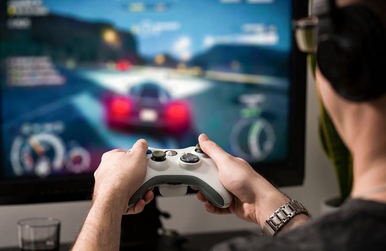 Chơi game bị đau đầu có thể xuất hiện khi anh em chơi game dài liên tục