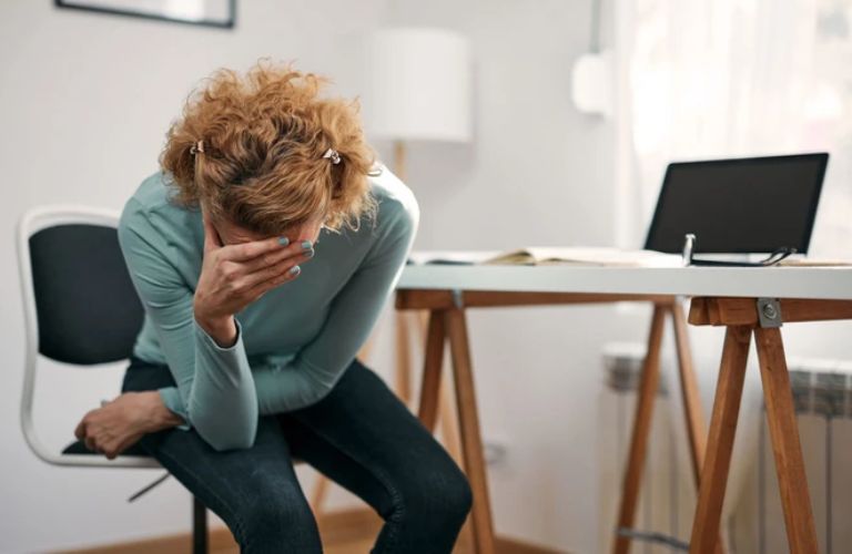 Cúi đầu xuống bị đau đầu là hiện tượng đau nhức lan tỏa