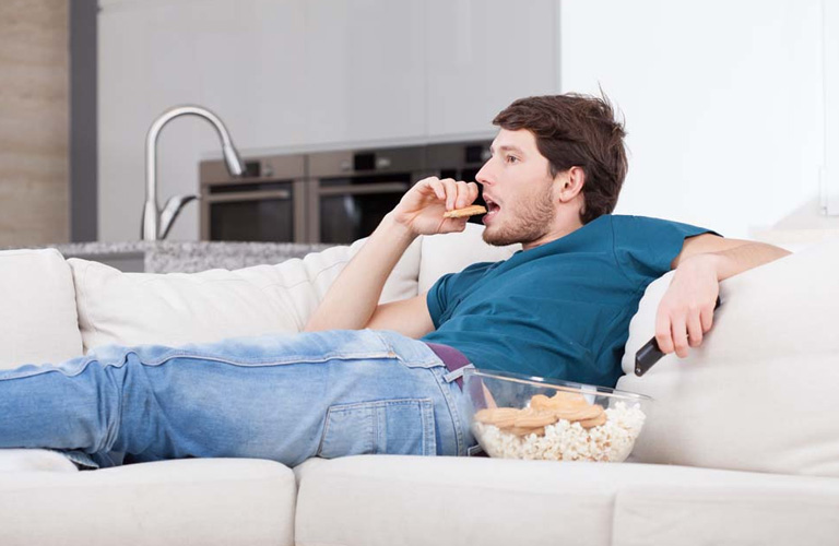 Người ít vận động cũng dễ mắc phải tình trạng đau đầu căng cơ