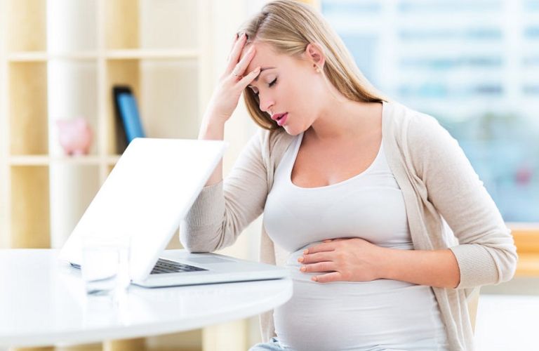 Đau đầu khi mang thai là một tình trạng thường gặp trong thời kỳ mang thai