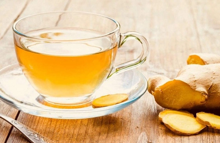 Gừng có tính ấm, giúp lưu thông khí huyết và giảm cơn đau đầu nhanh chóng