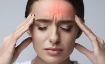 Đau đầu vùng trán có vị trí cơn đau chủ yếu tập trung ở khu vực trán