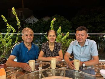 Bố mẹ của Tuấn tôi đó bà con