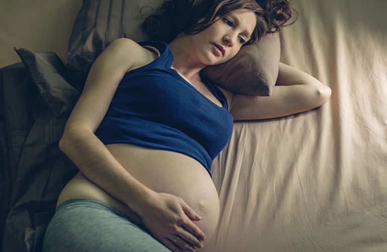 Mất ngủ khi mang thai là tình trạng mẹ bầu khó ngủ hoặc giấc ngủ không sâu