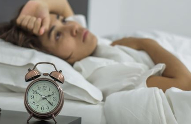 Mất ngủ thường xuyên là tình trạng người bệnh duy trì giấc ngủ khó khăn trong thời gian dài