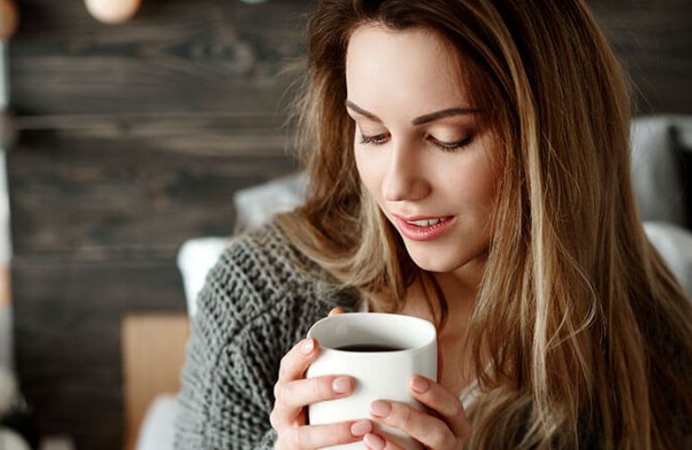 Cà phê, rượu bia vào buổi tối làm gián đoạn giấc ngủ