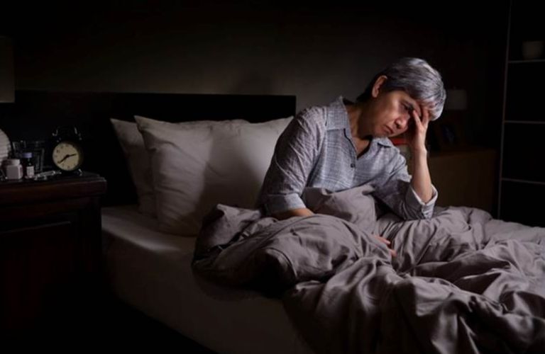 Mất ngủ tuổi 60 là một vấn đề thường gặp mà không ít bà con phải đối mặt