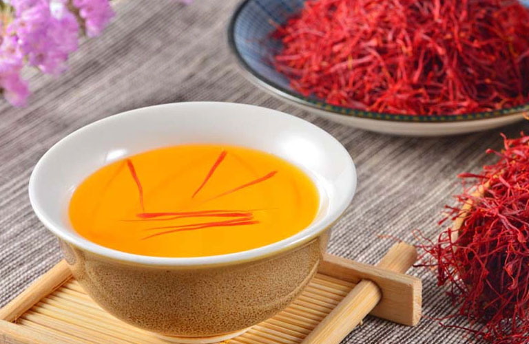 Trà nhụy hoa nghệ tây giúp cơ thể thả lỏng, thần kinh được xoa dịu, hỗ trợ vào giấc ngủ tự nhiên
