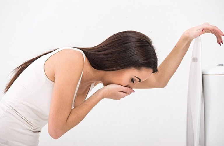 Một số bà con có cảm giác muốn ói sau khi ăn hoặc vào sáng sớm