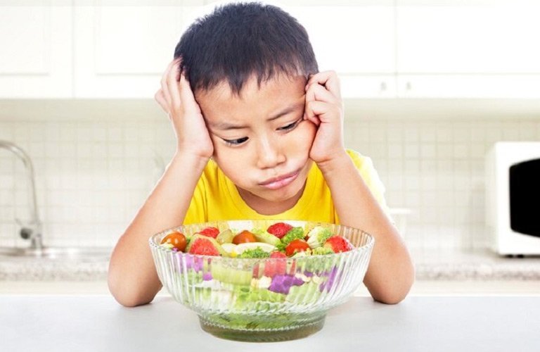 Trẻ 7 tuổi dù đã lớn hơn giai đoạn nhũ nhi nhưng hệ tiêu hóa vẫn chưa phát triển ổn định