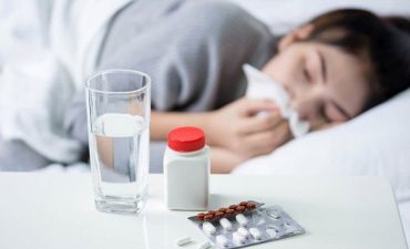 Uống kháng sinh bị mất ngủ do một số tác dụng phụ không mong muốn gây ra