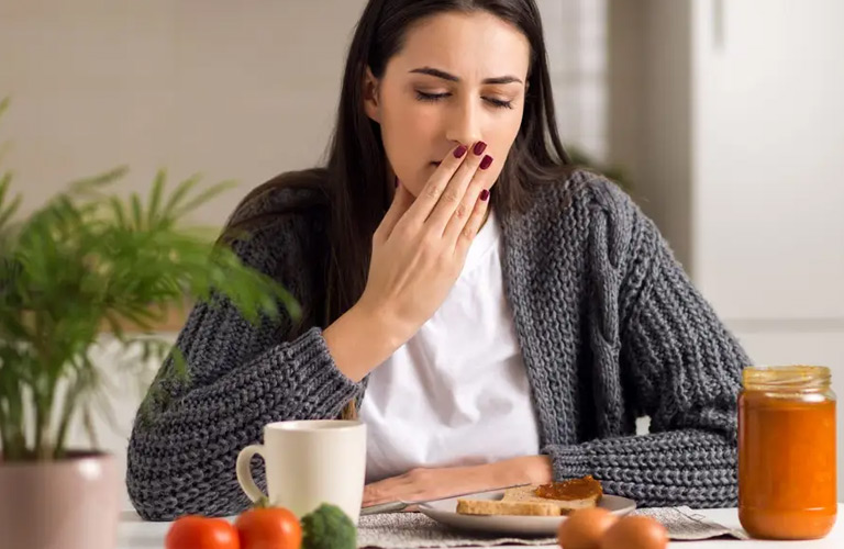 Buồn nôn nhẹ, ăn uống kém là dấu hiệu dạ dày đang có tổn thương nhẹ