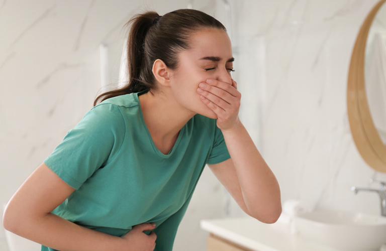 Nhiều người có cảm giác đầy bụng, khó tiêu và đôi khi là cảm giác buồn nôn nhẹ sau khi ăn