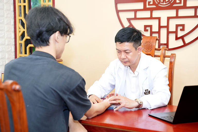 Mỗi người một thể trạng nên đơn thuốc làm sao mà giống nhau được Mỗi người một thể trạng nên đơn thuốc làm sao mà giống nhau được